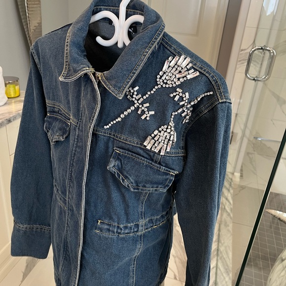 A Safari styled denim jacket with rhinestones size small zippered front - Picture 13 of 17
